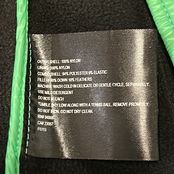 BERNARDO GOOSE DOWN INSULATED PUFFER NYLON VEST JACKET - Picture 12 of 14